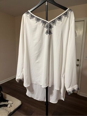 Avenue White V-Neck Tunic with Black Floral Embroidery